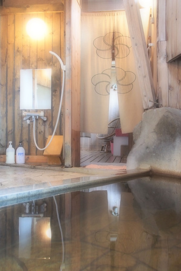 Spa - Yufuin Country Road Youth Hostel (Yufu)