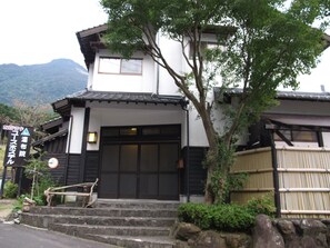Exterior - Yufuin Country Road Youth Hostel (Yufu)