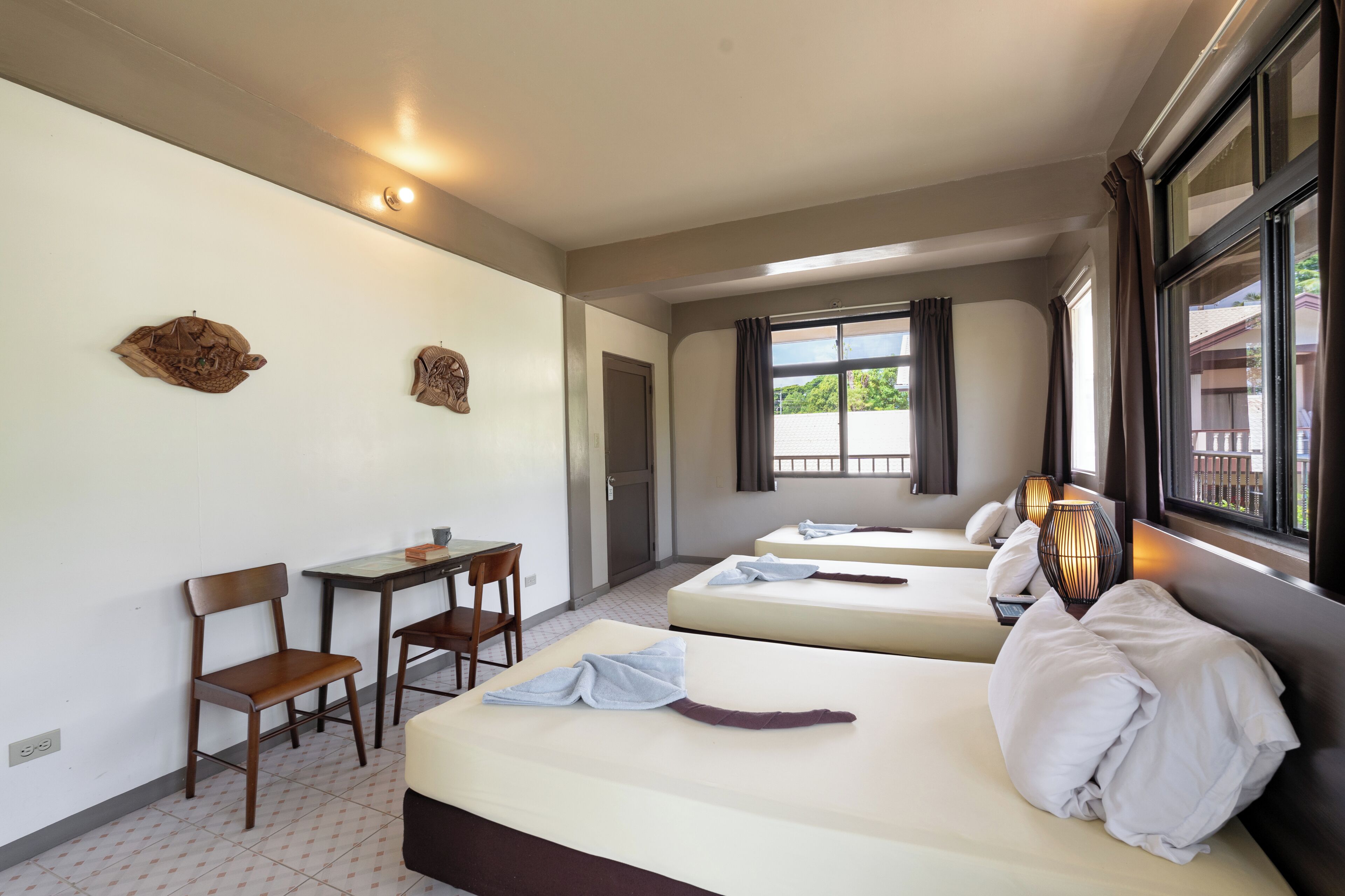 In-room safe, desk, free WiFi