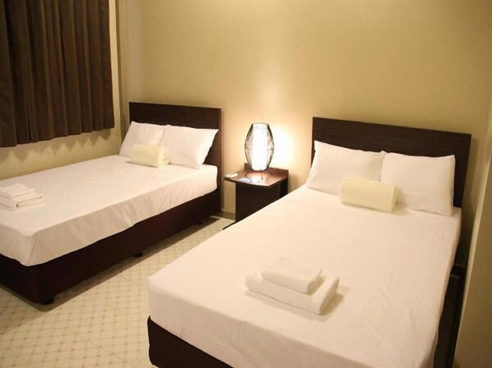 In-room safe, desk, free WiFi
