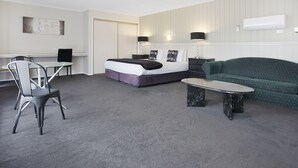 Living area - Motel Warrnambool (Warrnambool)