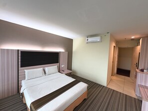 Desk, laptop workspace, soundproofing, iron/ironing board - Palette Kota Kinabalu Near by Imago Shopping Mall Formerly Zara's Boutique Hotel (Kota Kinabalu)