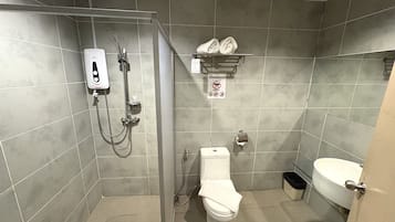 Superior Twin Room | Bilik Mandi | Pancuran mandi, bidet, tuala disediakan