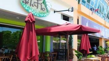 Se sirven desayunos y almuerzos