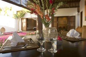 Daily cooked-to-order breakfast for a fee - Ellora Villas (Denpasar)