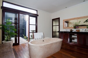Villa, 2 Bedrooms | Deep soaking bathtub