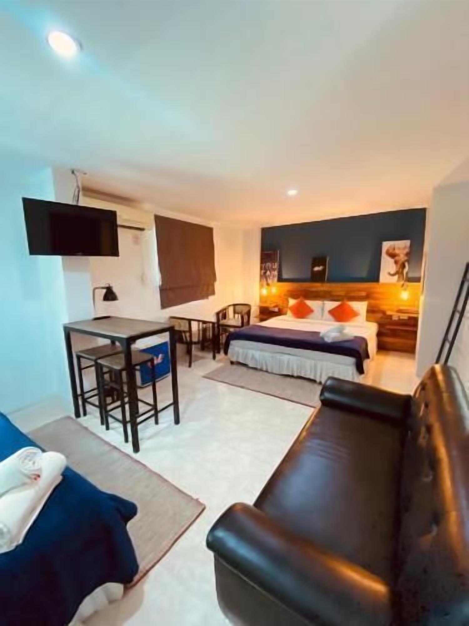 Premium bedding, Select Comfort beds, minibar, in-room safe