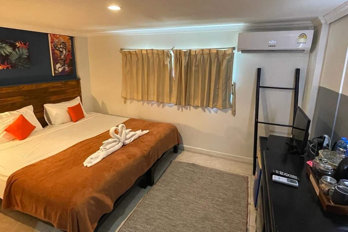 Hochwertige Bettwaren, Select-Comfort-Betten, Minibar, Schreibtisch