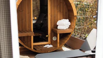 Standardzimmer, 1 Doppelbett, Nichtraucher, Sauna (Heritage Sauna Room) | 1 Schlafzimmer, Minibar, Zimmersafe, Schreibtisch
