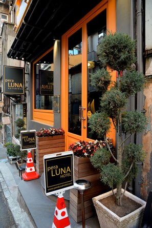 Front of property - Pera Luna Residence - Special Class (Istanbul)