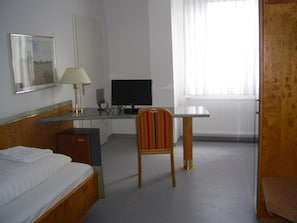 Minibar, cunas (de pago), camas supletorias y wifi gratis