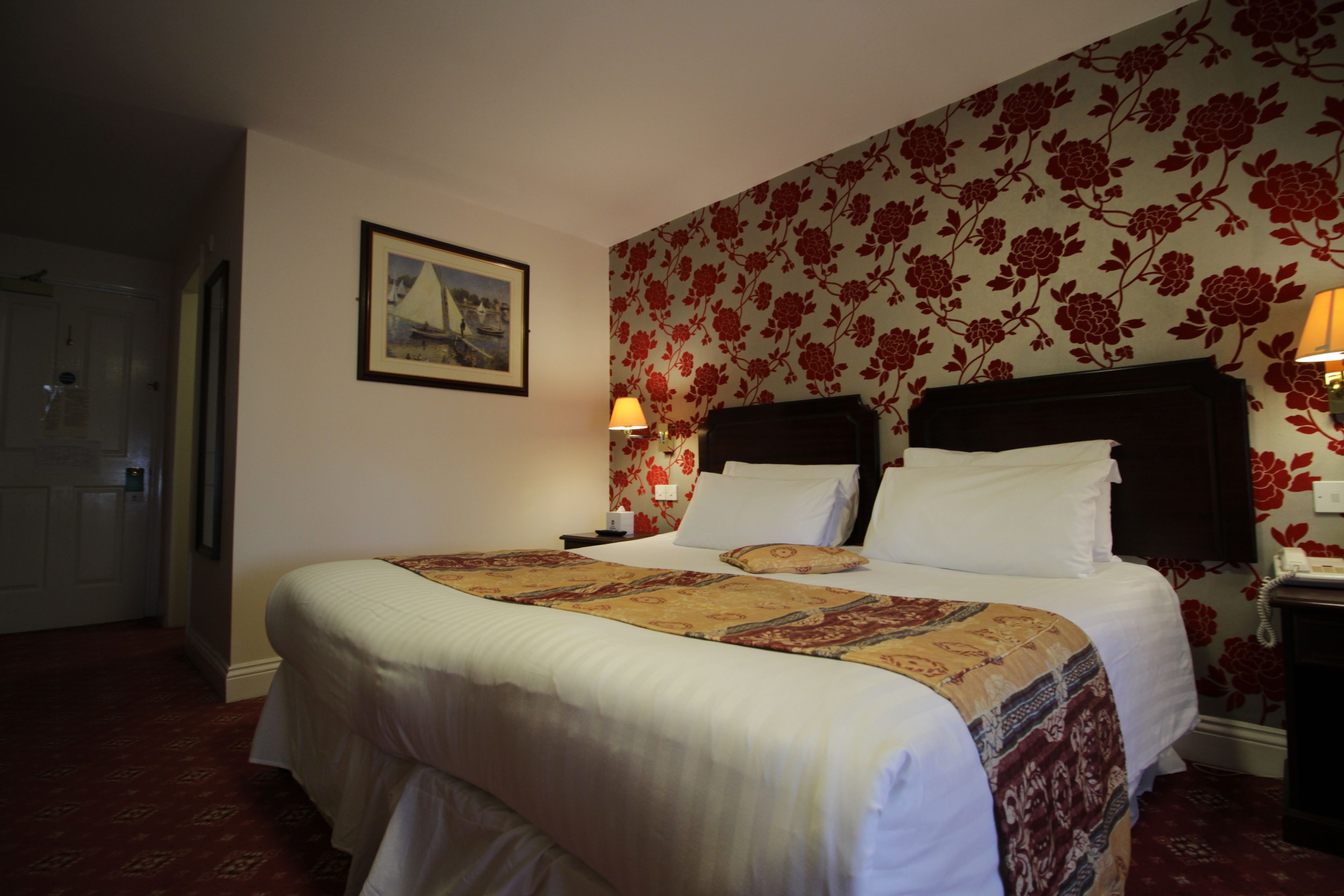 standard room, 1 king bed, non smoking | desk, blackout curtains, iron/ironing board, free wifi