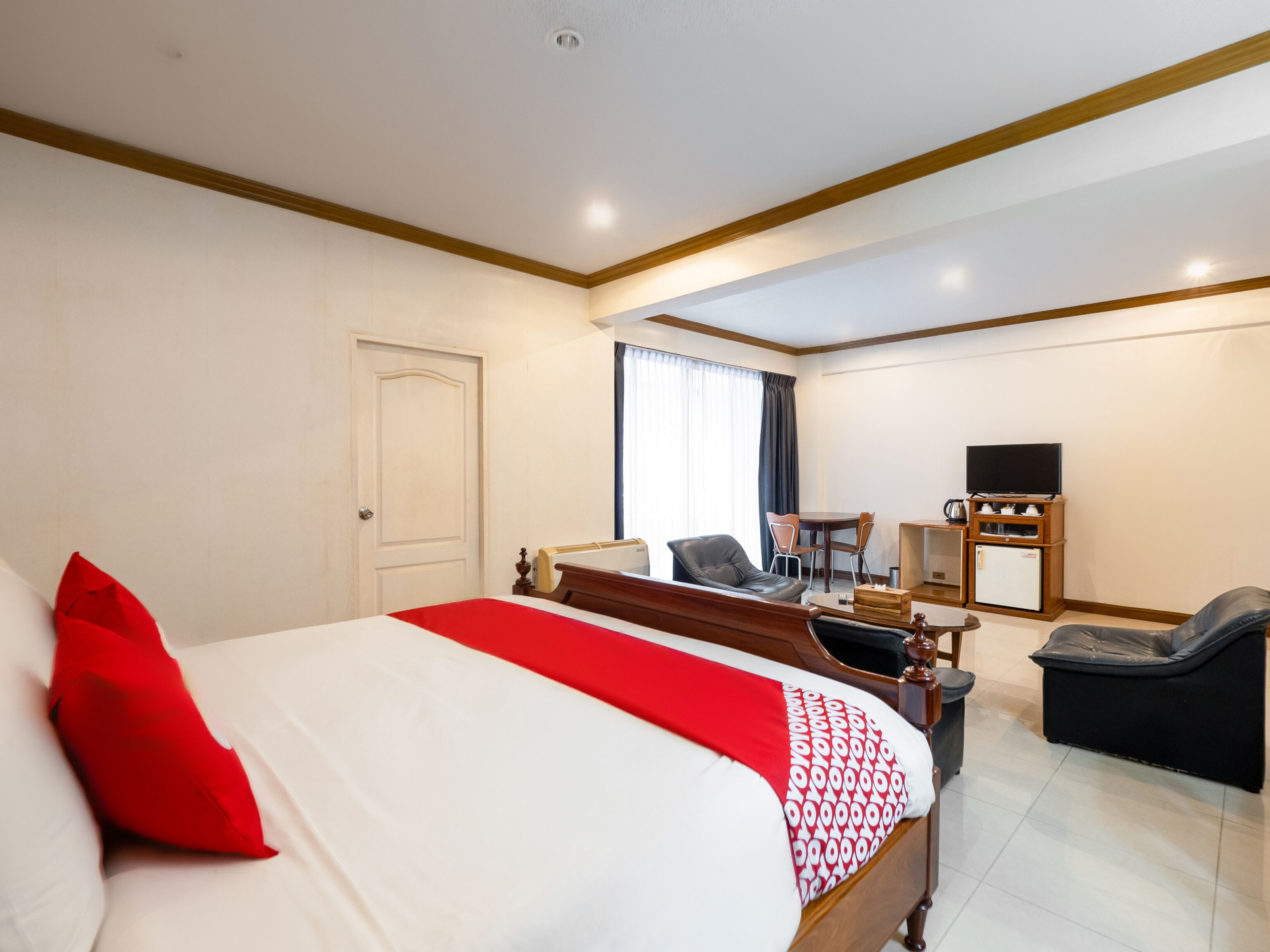 Deluxe Triple Room | Minibar, desk, soundproofing, free WiFi