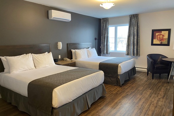 Superior-Zimmer, 2 Queen-Betten (Plus) | Schreibtisch, laptopgeeigneter Arbeitsplatz, Verdunkelungsvorhänge