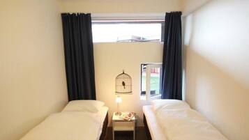 Apartment, 1 Bedroom | Desk, soundproofing, iron/ironing board, free WiFi