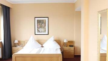 Hypo-allergenic bedding, desk, bed sheets