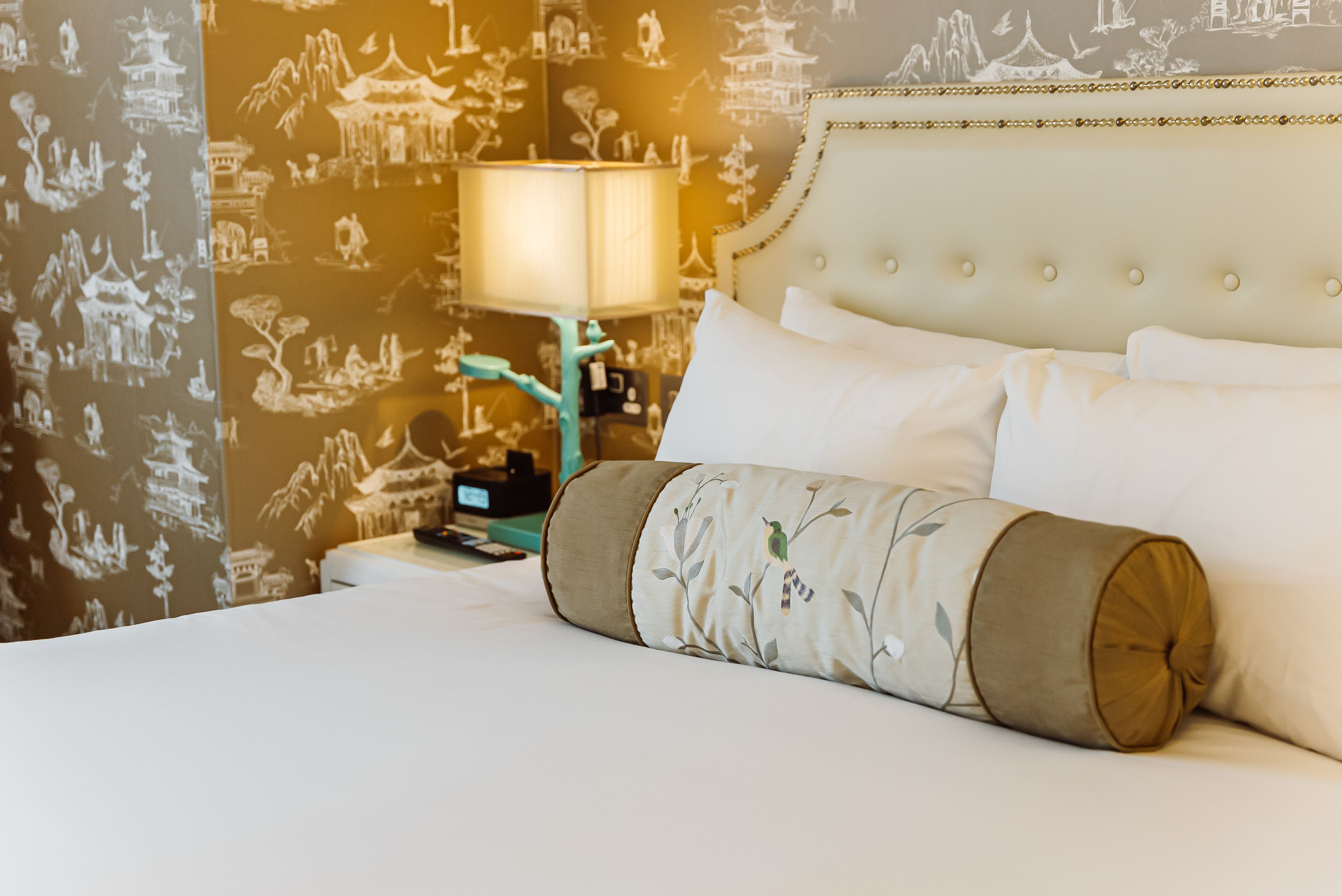 deluxe room, 1 king bed | premium bedding, minibar, in-room safe, desk