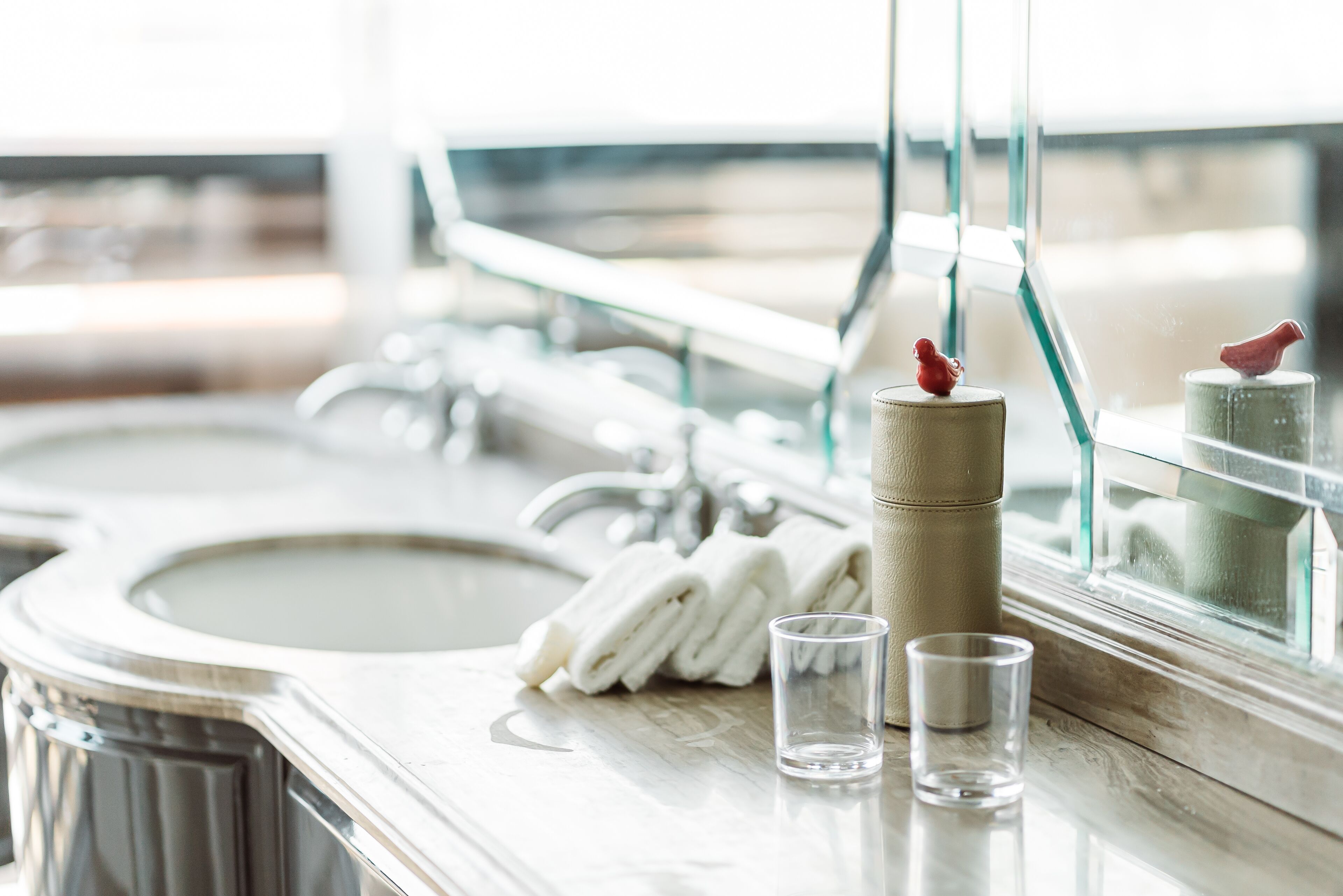 studio suite | bathroom | shower, free toiletries, hair dryer, towels