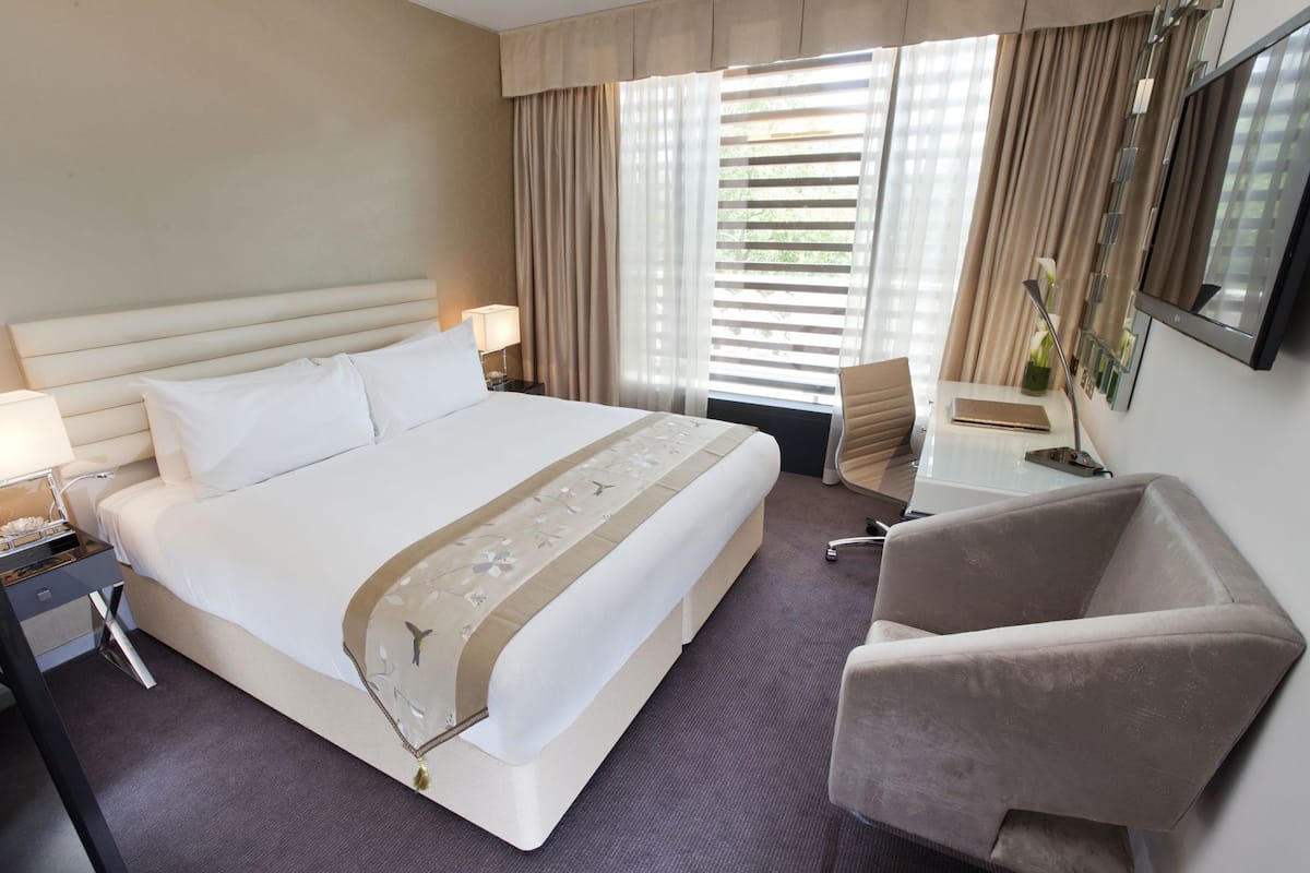 Premium bedding, minibar, in-room safe, desk