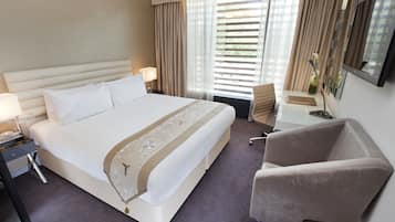 Dorsett Room | Premium bedding, minibar, in-room safe, desk