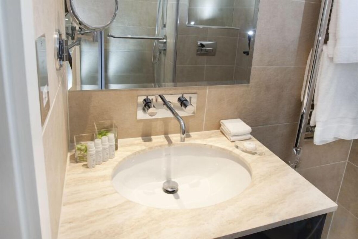 Bathroom | Shower, free toiletries, hair dryer, towels