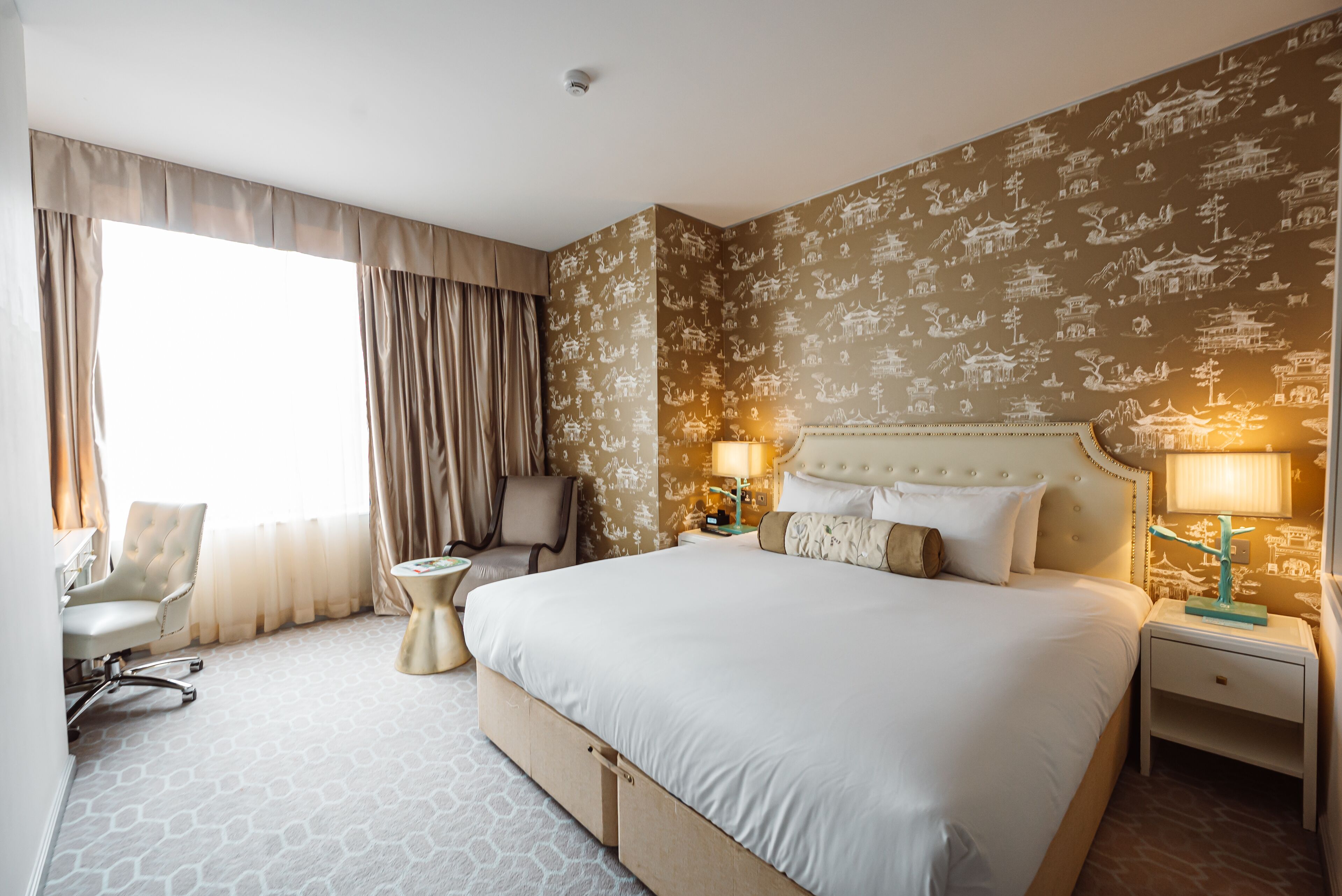 executive room | premium bedding, minibar, in-room safe, desk