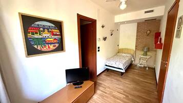 Caja de seguridad en la habitación y sistema de insonorización