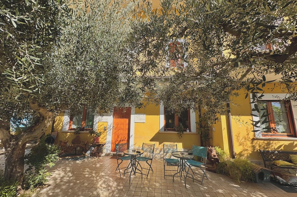 B&B Mariposa
