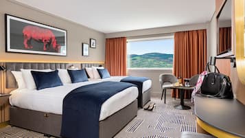 Sängtillbehör av högsta kvalitet, skrivbord och arbetsyta för laptop