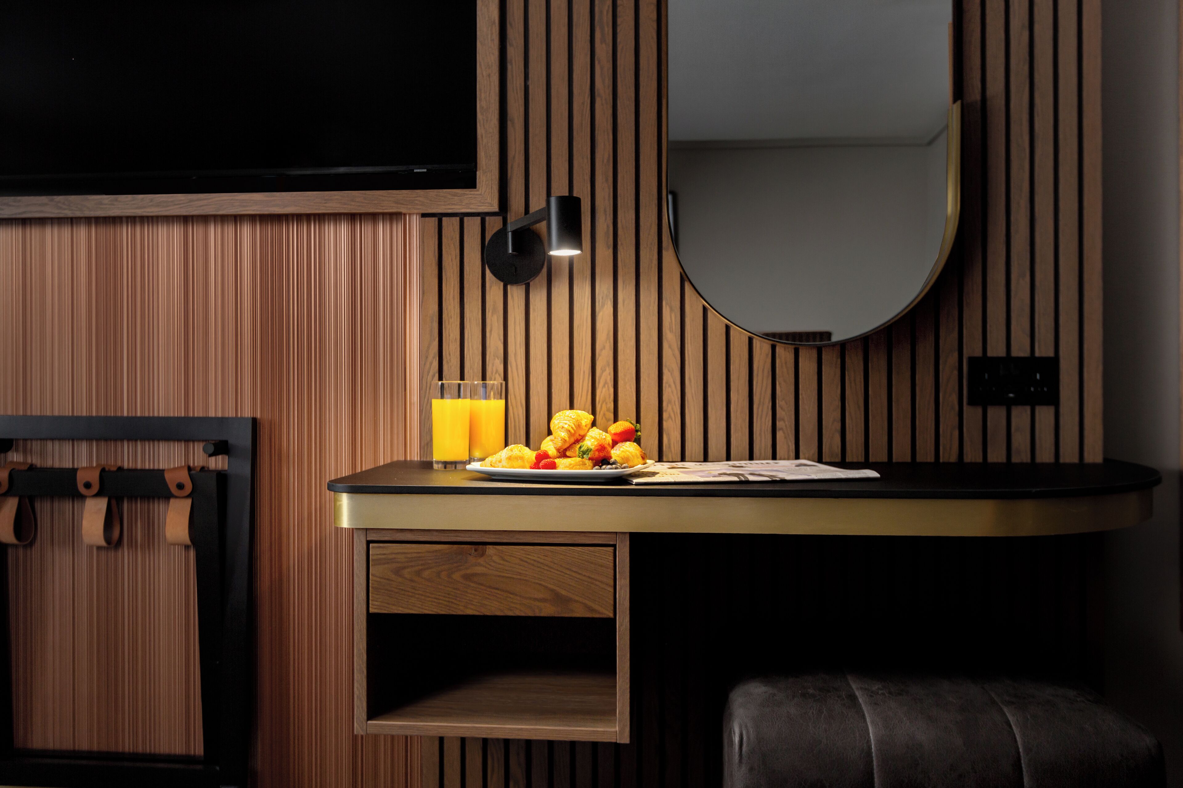 Standard-Zweibettzimmer | Badezimmer | Duschwanne, umweltfreundliche Kosmetikartikel, Haartrockner, Handtücher