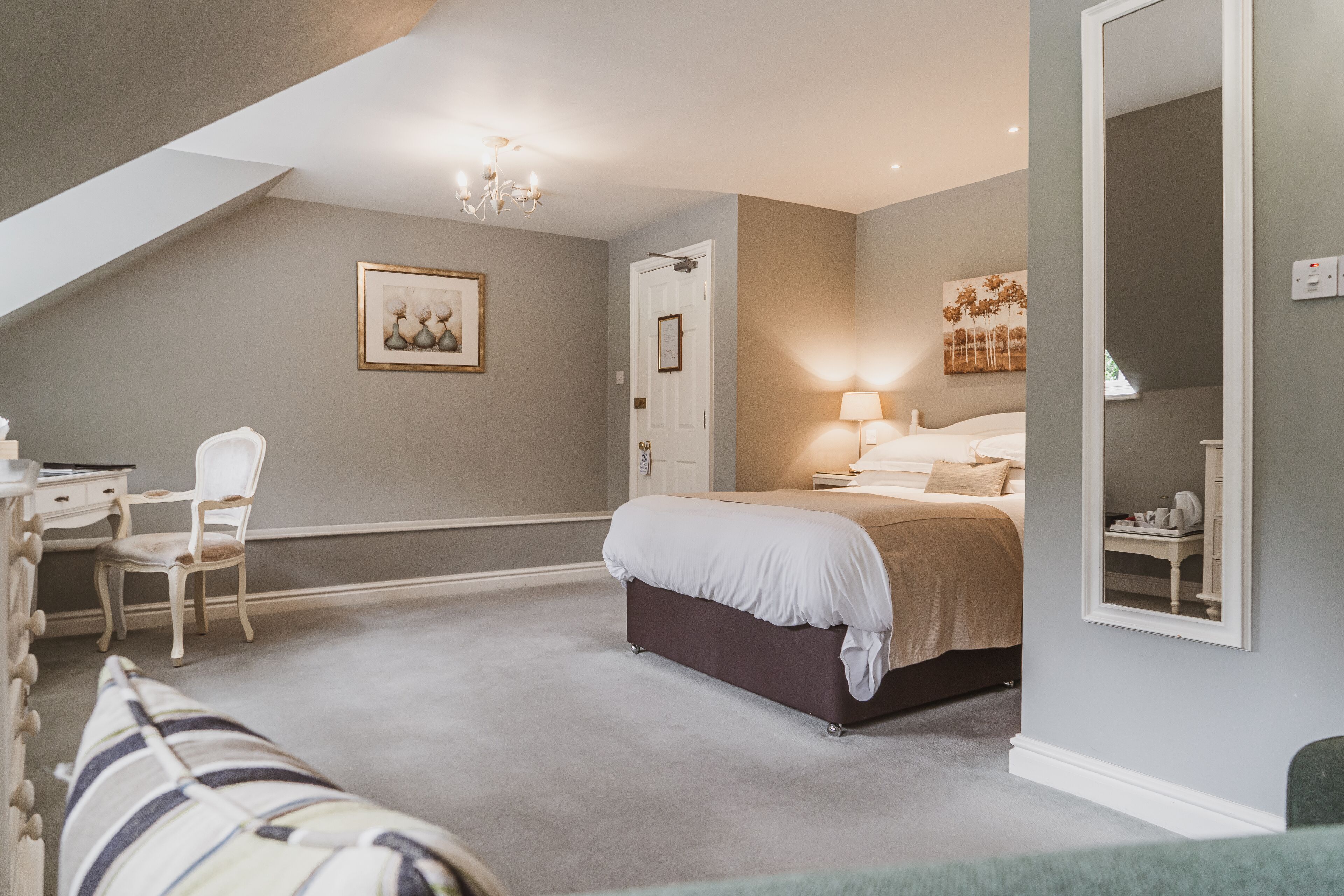 superior double room | desk, iron/ironing board, free cots/infant beds, rollaway beds