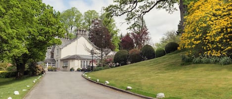 واجهة المنشأة