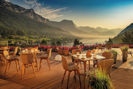 Terraza. MONDI Hotel am Grundlsee