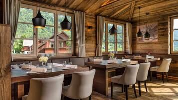2 Restaurants; Frühstück, Mittagessen und Abendessen werden serviert