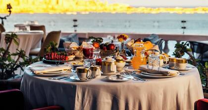 Le Metropole Luxury Heritage Hotel Since 1902 by Paradise Inn Group