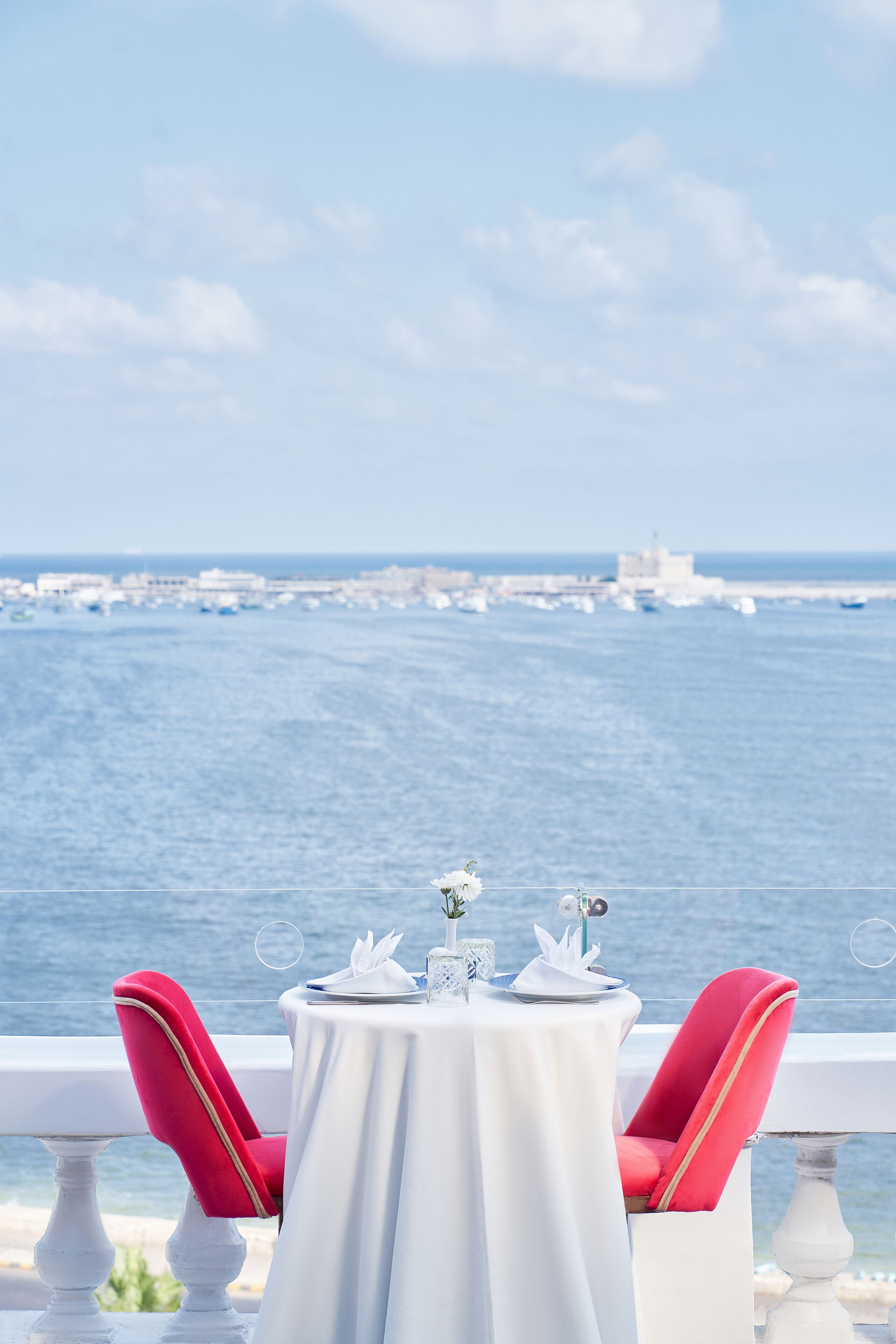 Se ofrece un desayuno buf é (12 USD por persona)