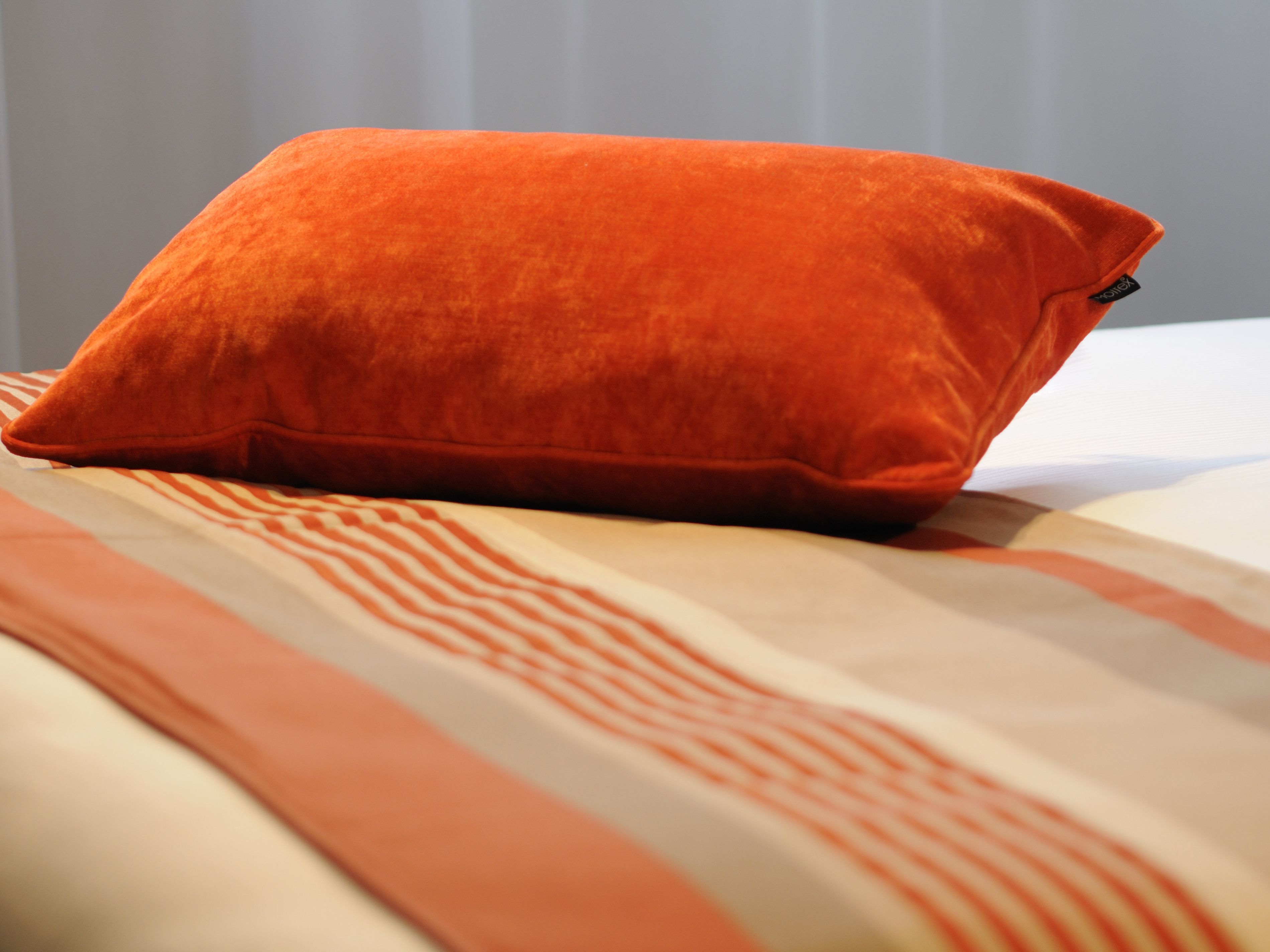 executive room, 1 queen bed, non smoking | premium bedding, in-room safe, desk, laptop workspace