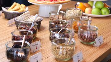 Café da manhã com buffet todos os dias (EUR 20 por pessoa)