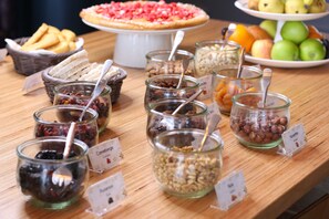 Dagelijks ontbijtbuffet (EUR 20 per persoon)