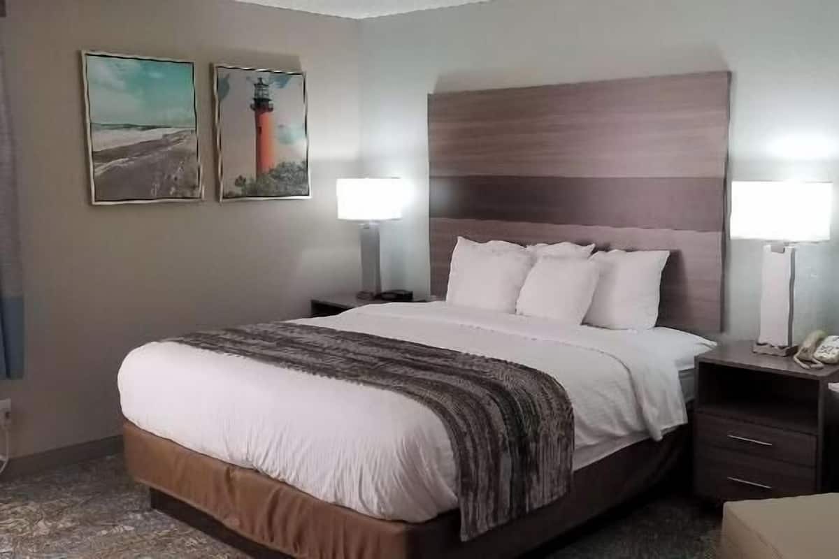 Pillowtop beds, desk, laptop workspace, blackout drapes