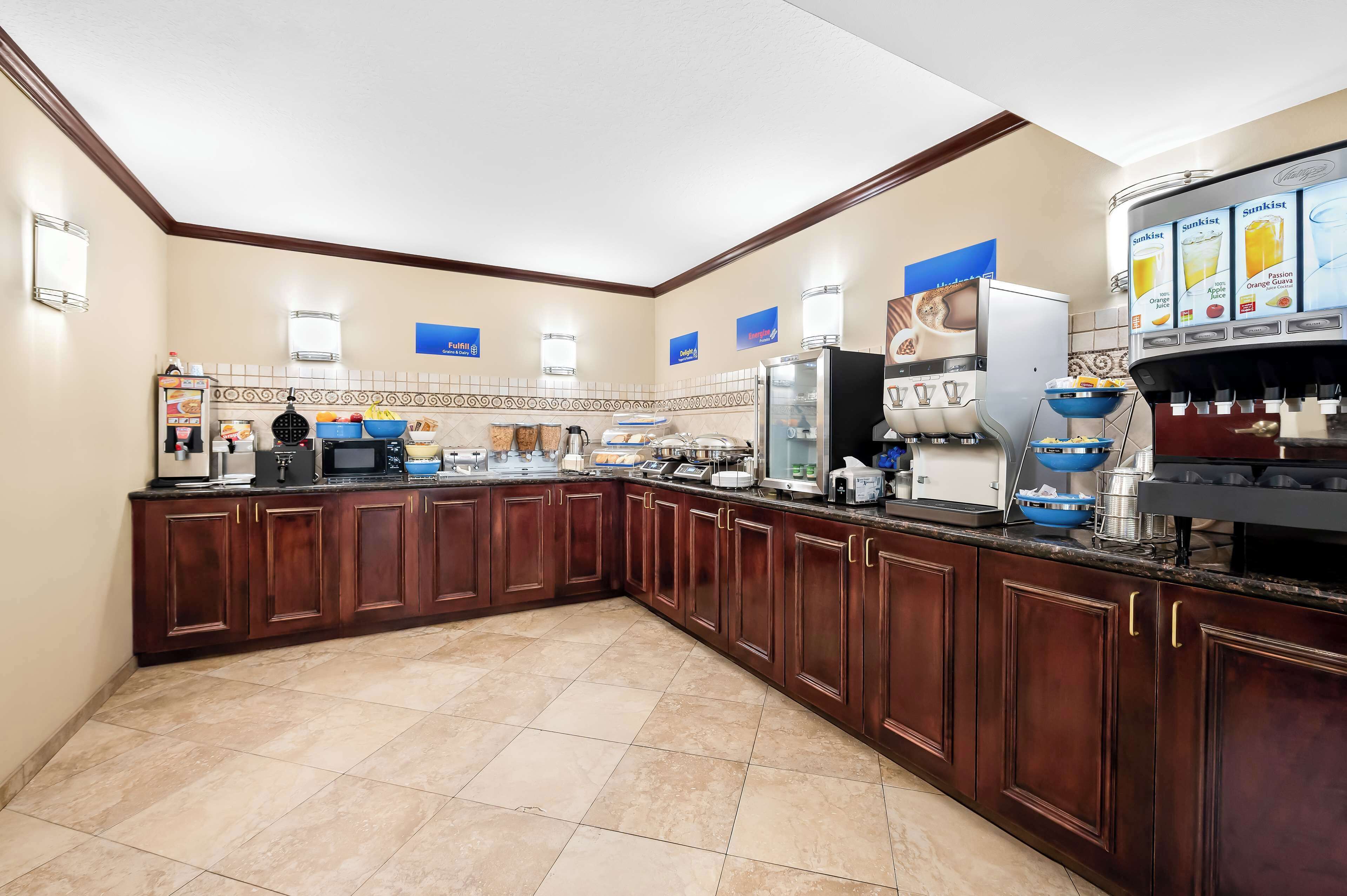 free daily buffet breakfast