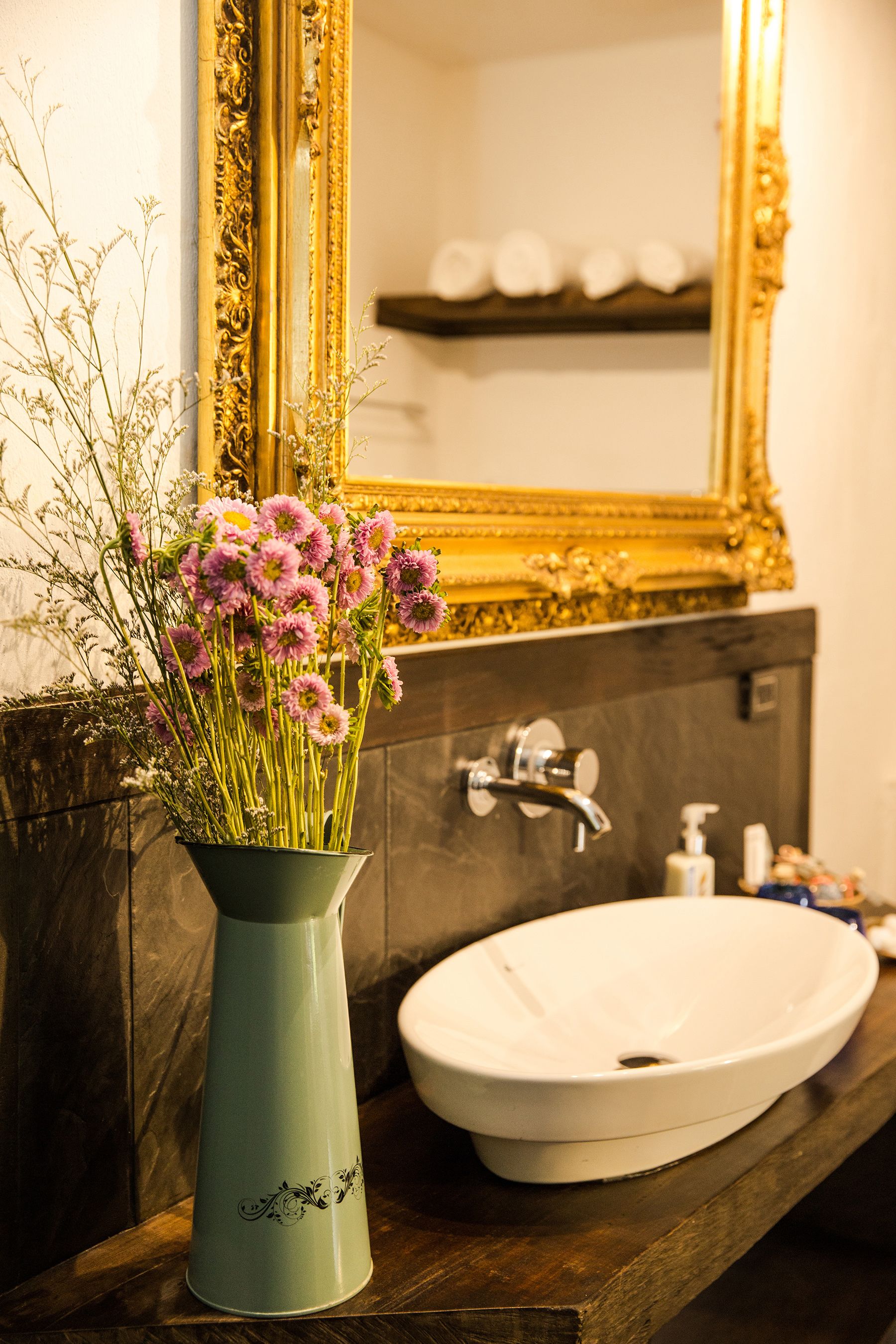 deluxe room | bathroom | shower, rainfall showerhead, free toiletries, hair dryer