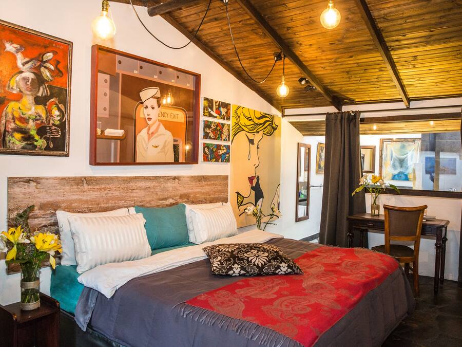 Deluxe Room | Egyptian cotton sheets, premium bedding, down comforters