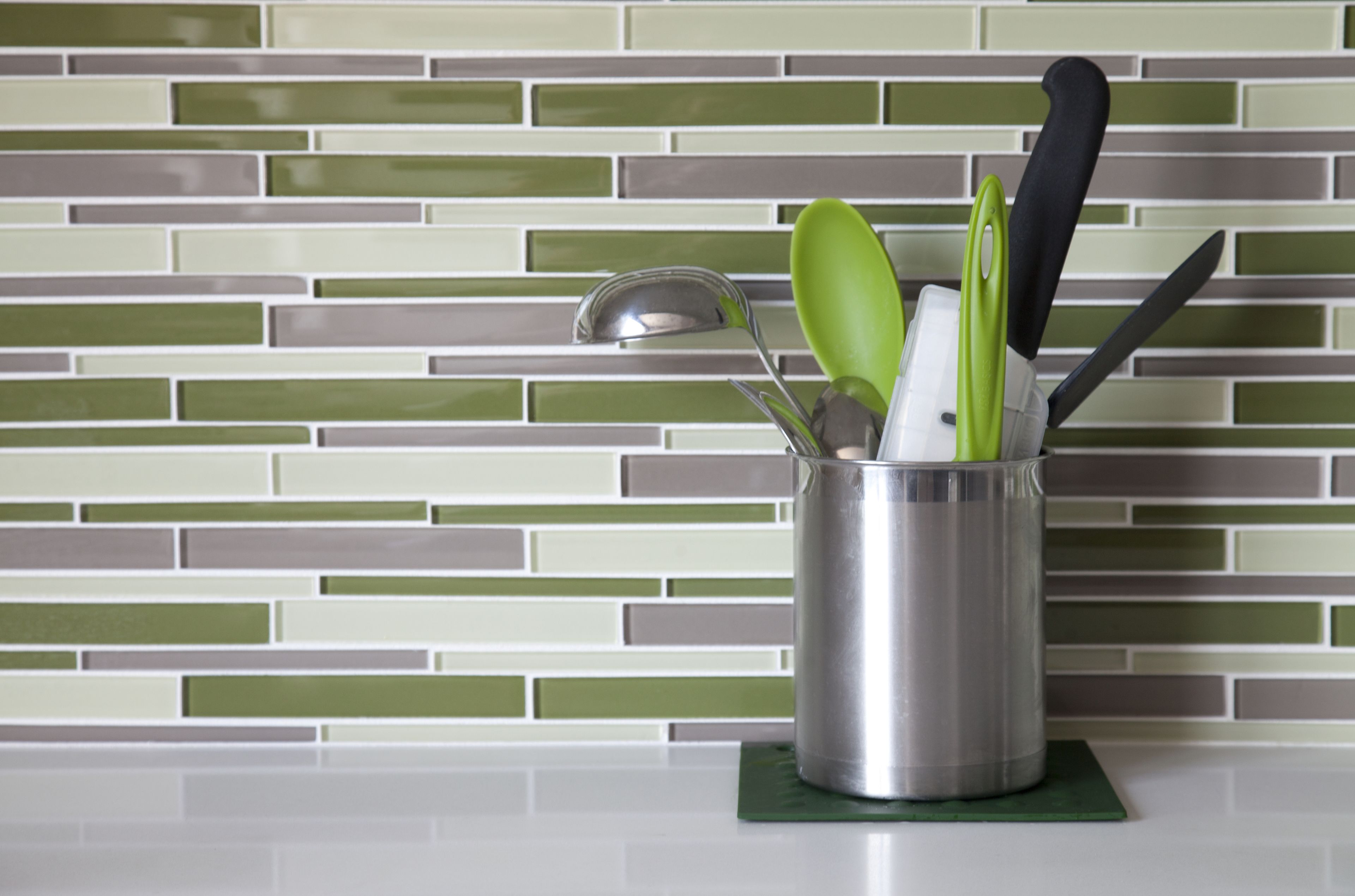 full-sized fridge, microwave, dishwasher, coffee/tea maker