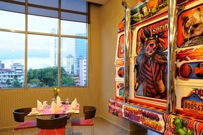 Se sirven desayunos, comidas, cenas y cocina internacional 