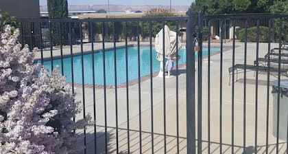 Lake Powell Canyon Inn