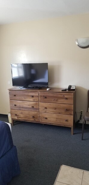 スタンダード ルーム クイーンベッド 1 台 | 羽毛の掛け布団、ベッドシーツ