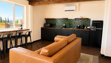 Suite, Mountain View | Living area