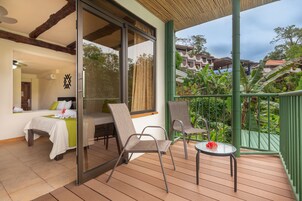 Deluxe Premium with Partial Ocean View | 露台