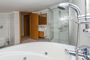 Apartment, 3 Schlafzimmer | Whirlwanne